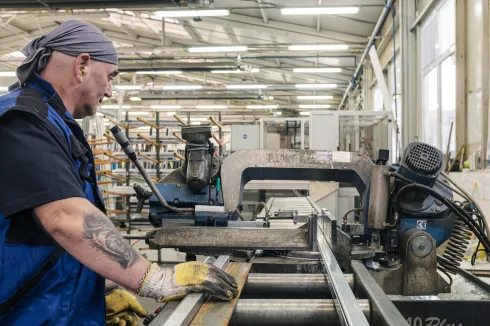 Řezání a vkládání výztuhy