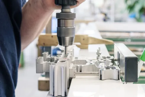 Kování dveří a křídel